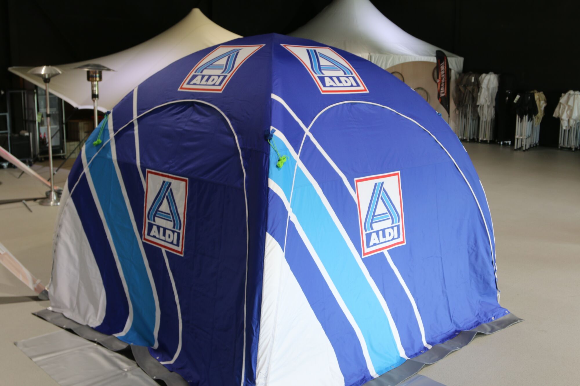 Opblaasbare tent Globe - 3x3m Zwart frame - Bedrukt dakzeil