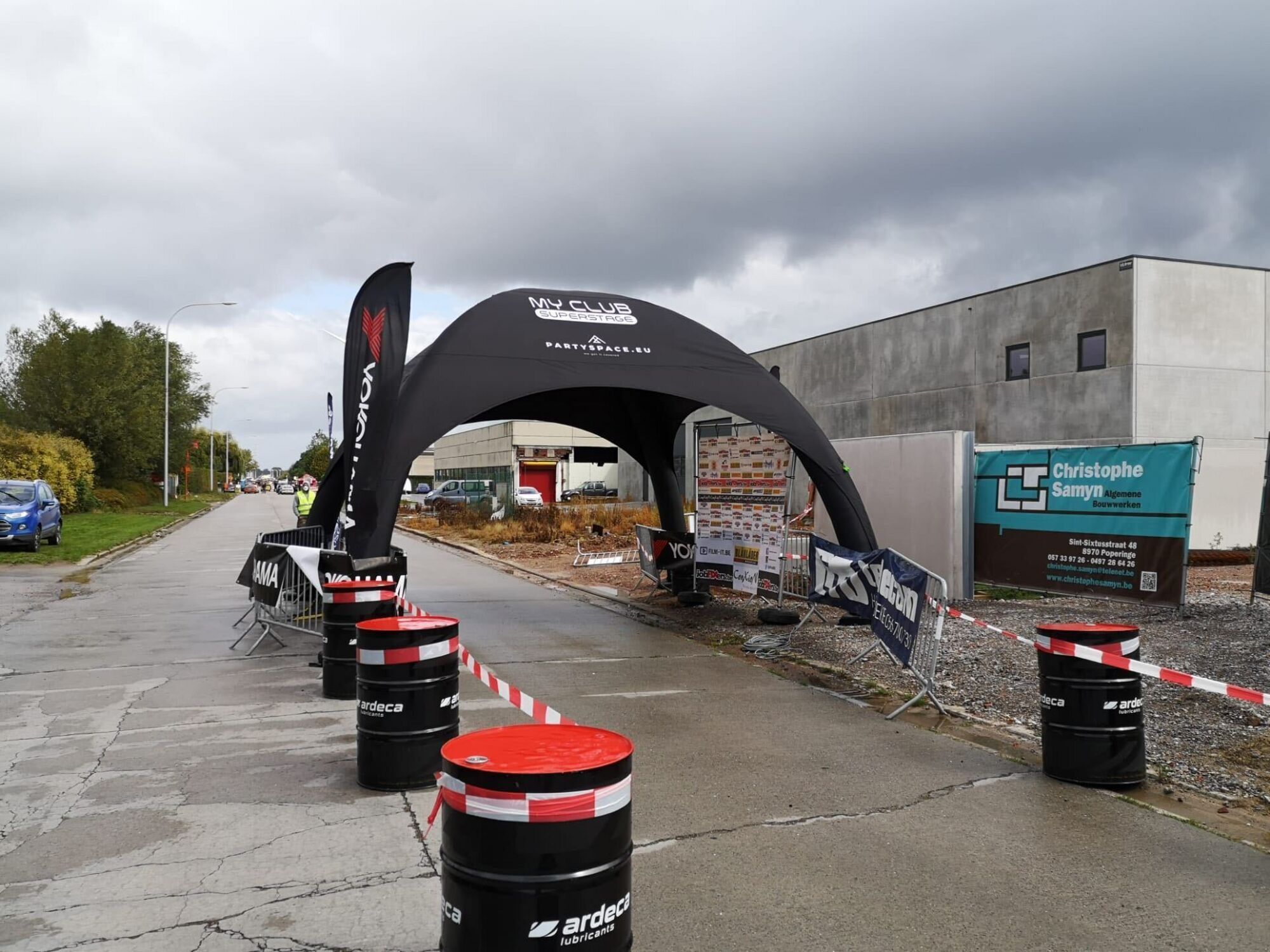 Inflatable tent Globe - 6x6m - Black frame - Print roof