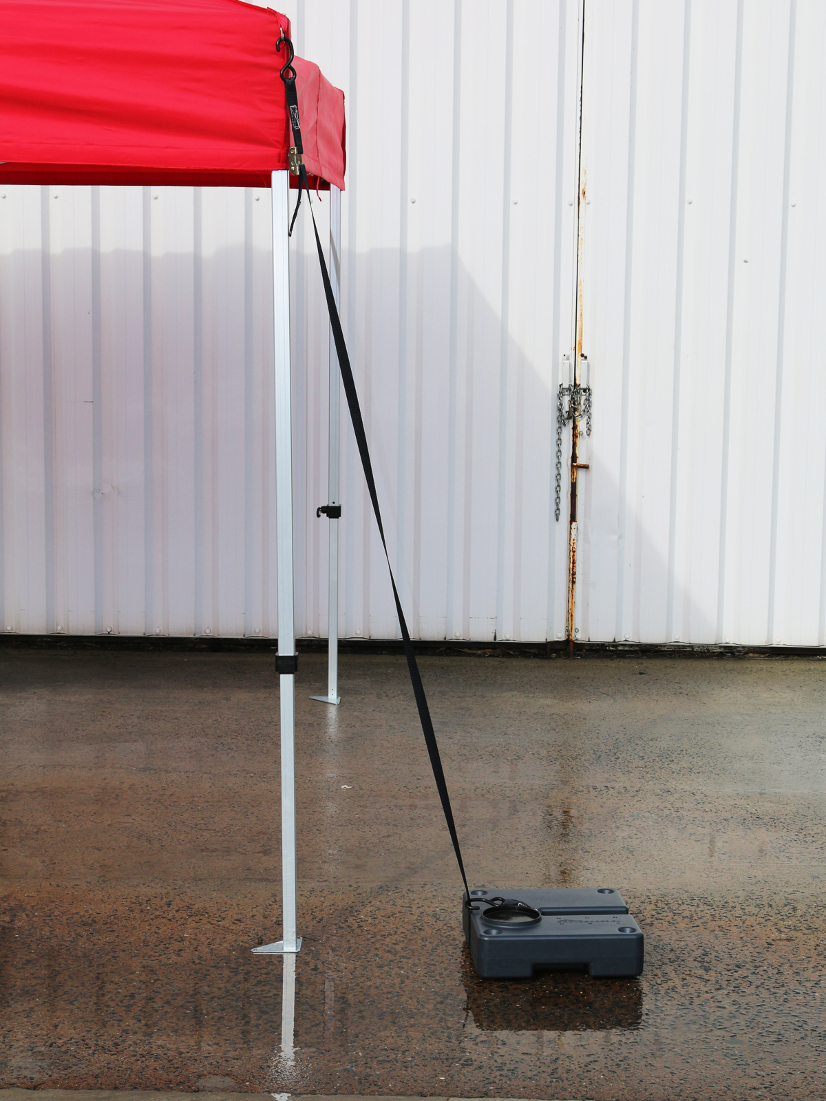 Plastic weight half-filled with concrete 15 kg