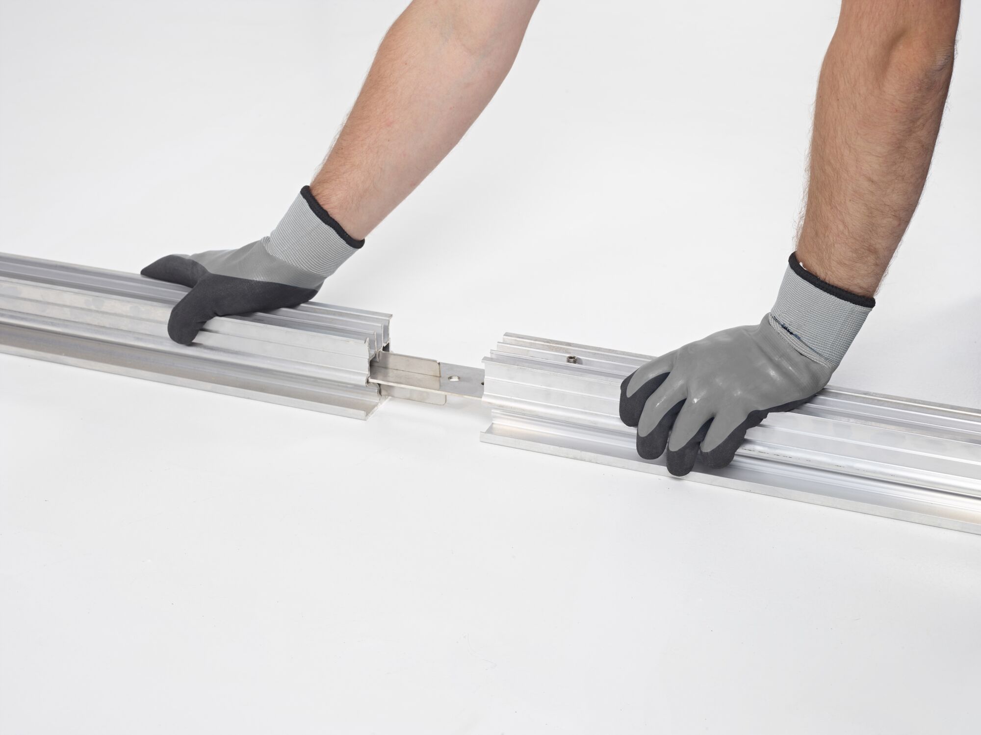 Ground beam connection for cassette floor