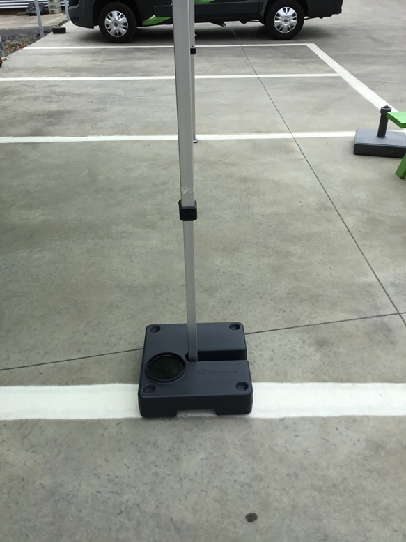 Plastic weight half-filled with concrete 15 kg