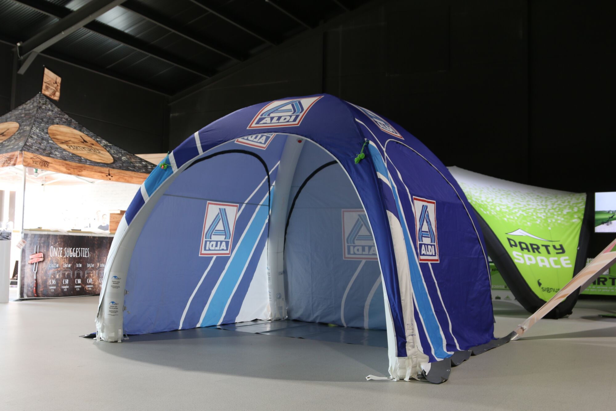 Opblaasbare tent Globe - 3x3m Zwart frame - Bedrukt dakzeil