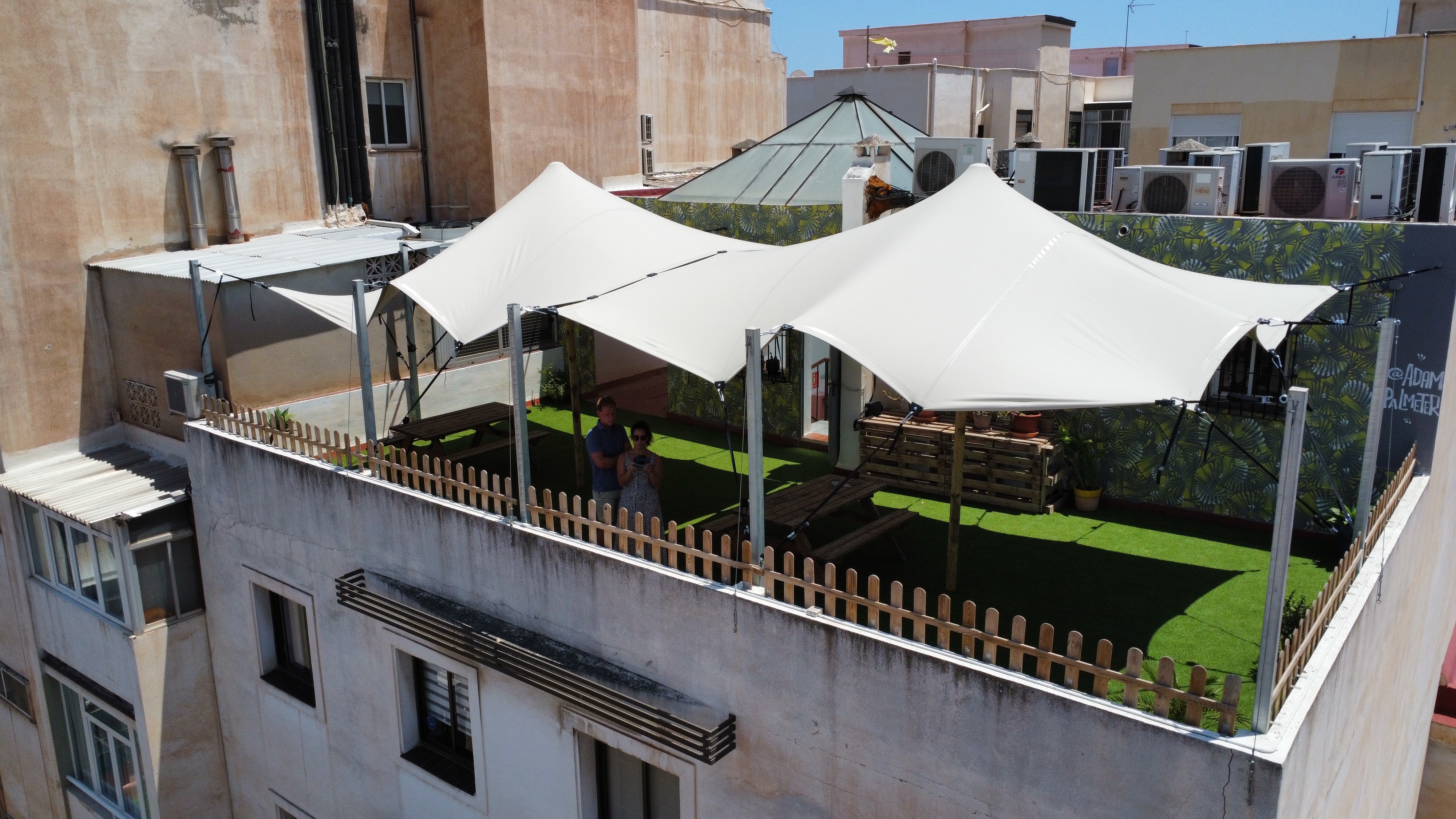 Triflexx (560 g/m²) tailormade canvas per m² - With loops - 60 to 110 m² - Sand/Cream