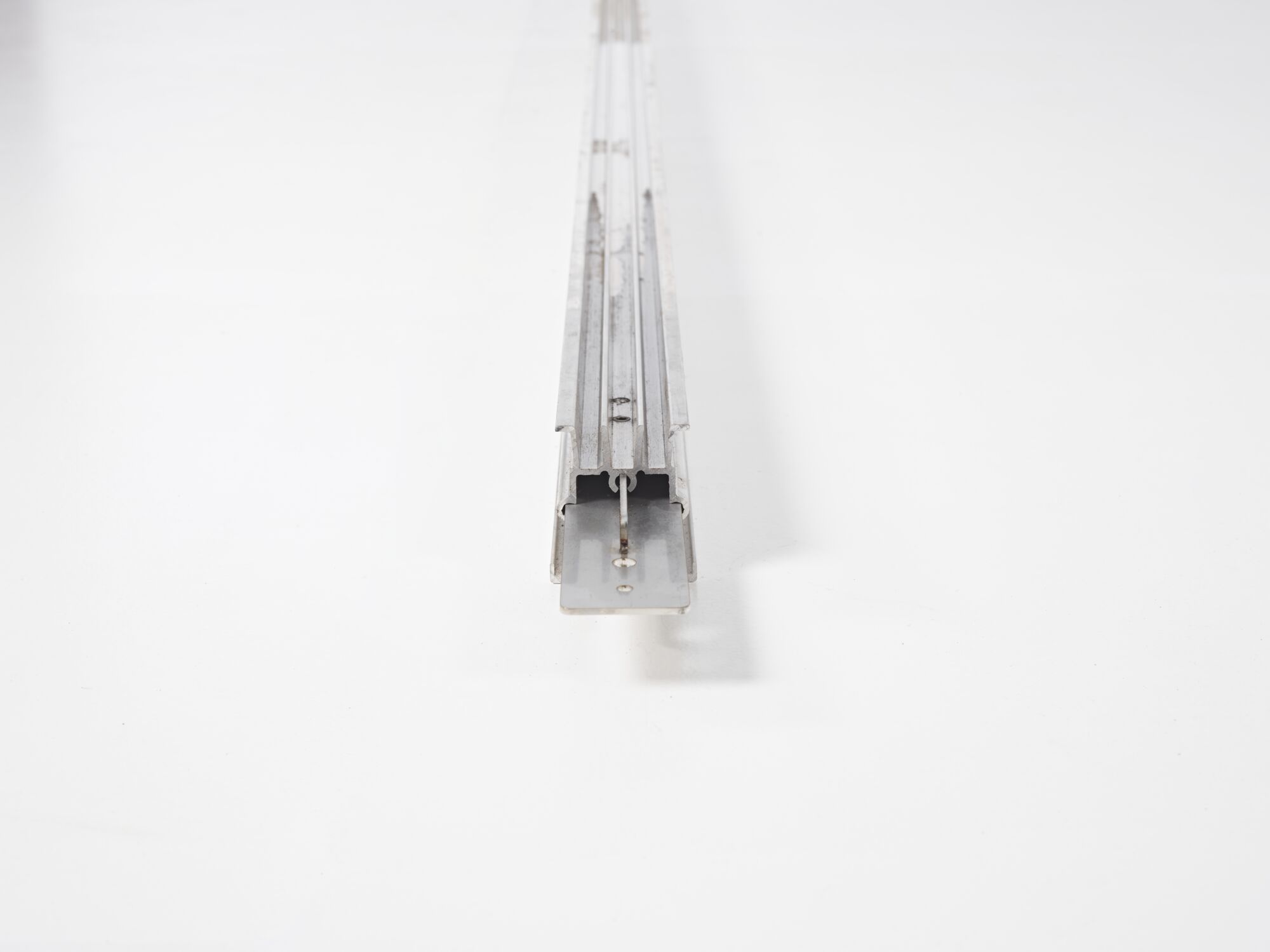 Ground beam connection for cassette floor