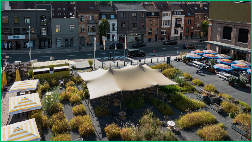 Client Case: Kaffee Damast – Eine Sommerterrasse unter unserem Hiflexx-Stretchzelt