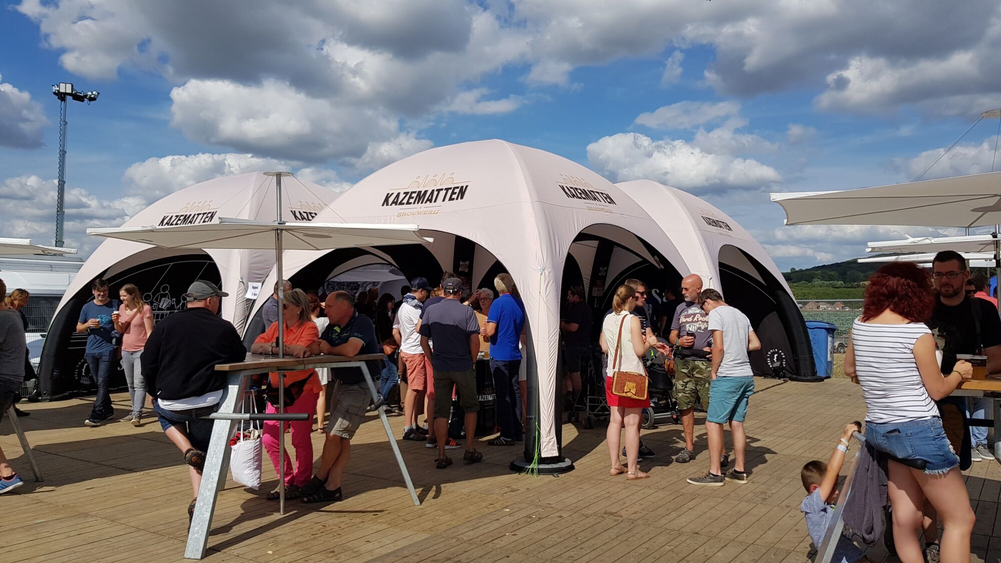 Opblaasbare tent Globe - 5x5m Zwart frame - Bedrukt dakzeil